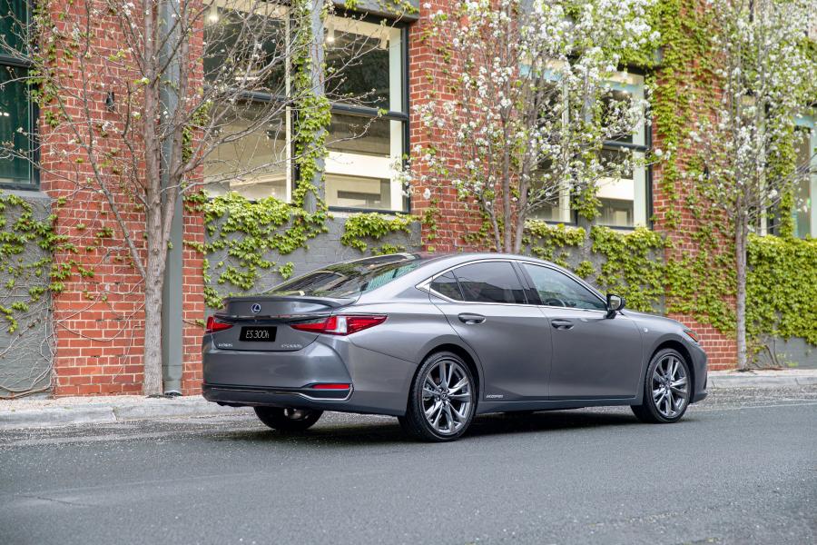  Lexus ES300h F-Sport 2019 года  (AU) (фото 12 из 12)